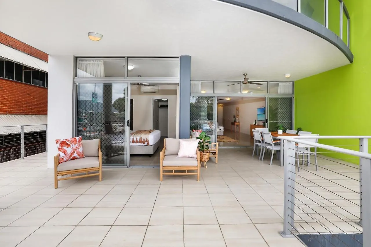 Stylish Park View City Apartment 103 Cairns