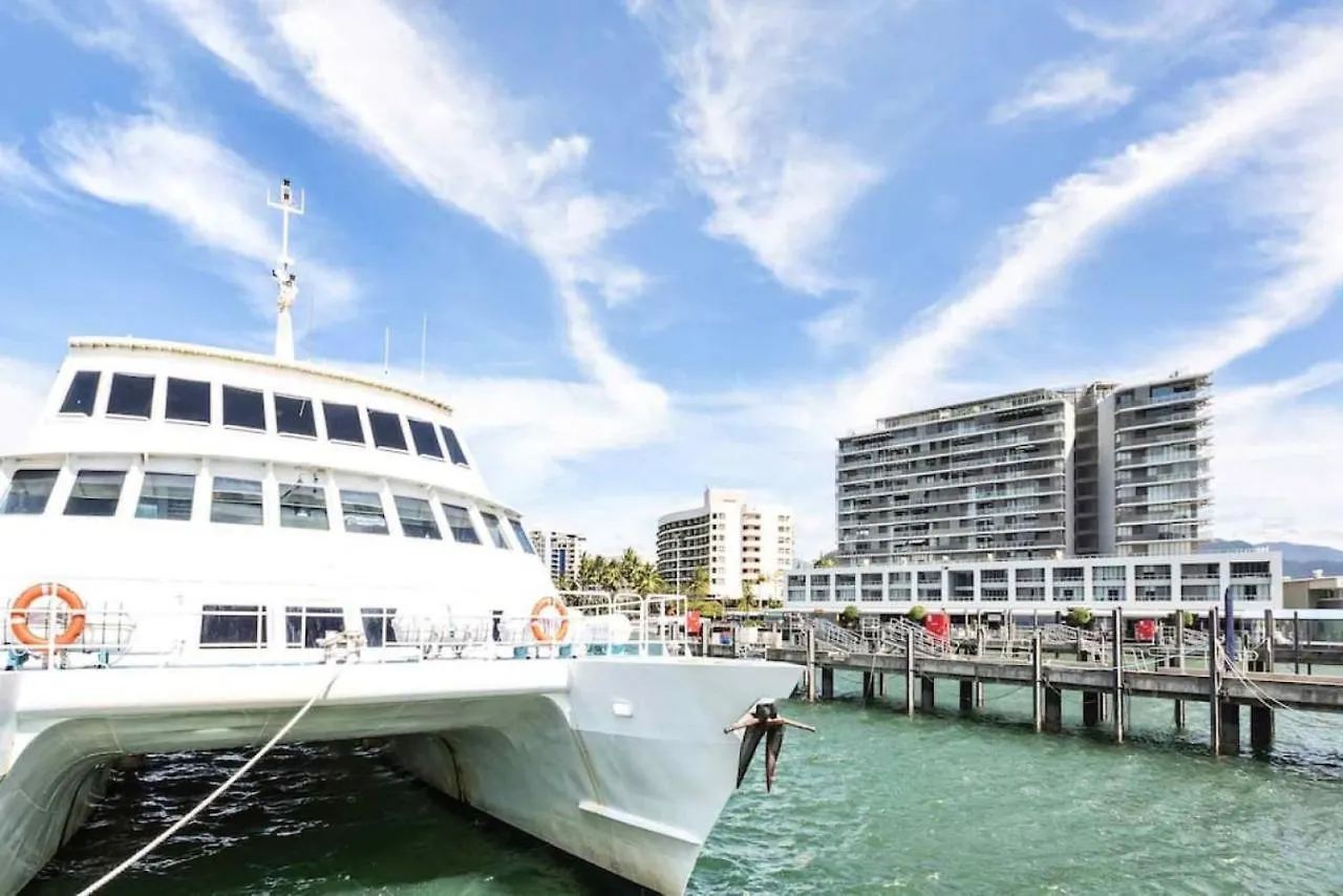 Stylish Park View City Apartment 103 Cairns Australia