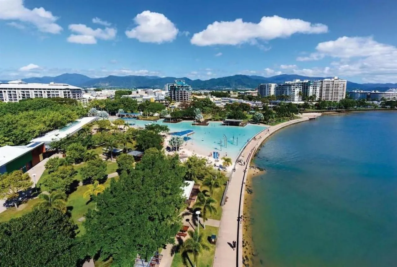 Stylish Park View City Apartment 103 Cairns Australia