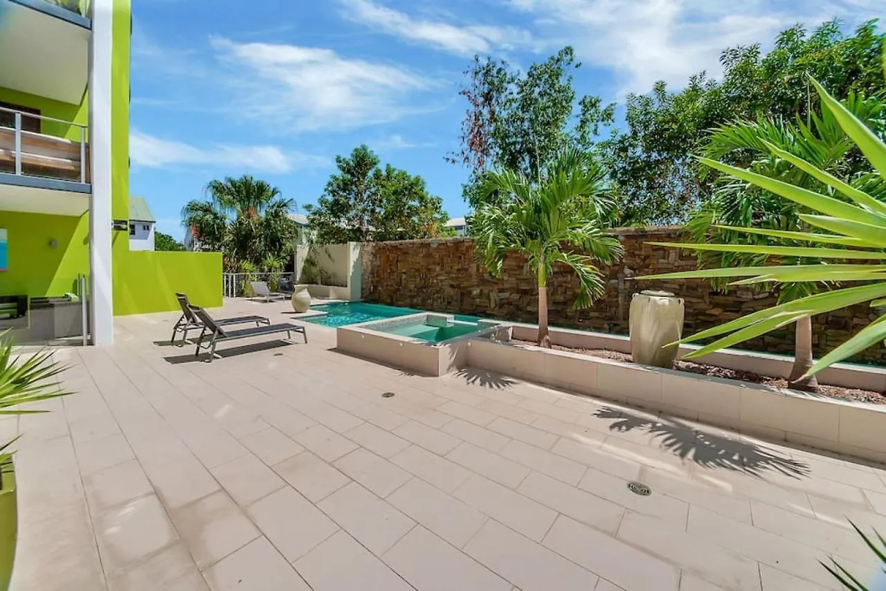 Stylish Park View City Apartment 103 Cairns 0*,